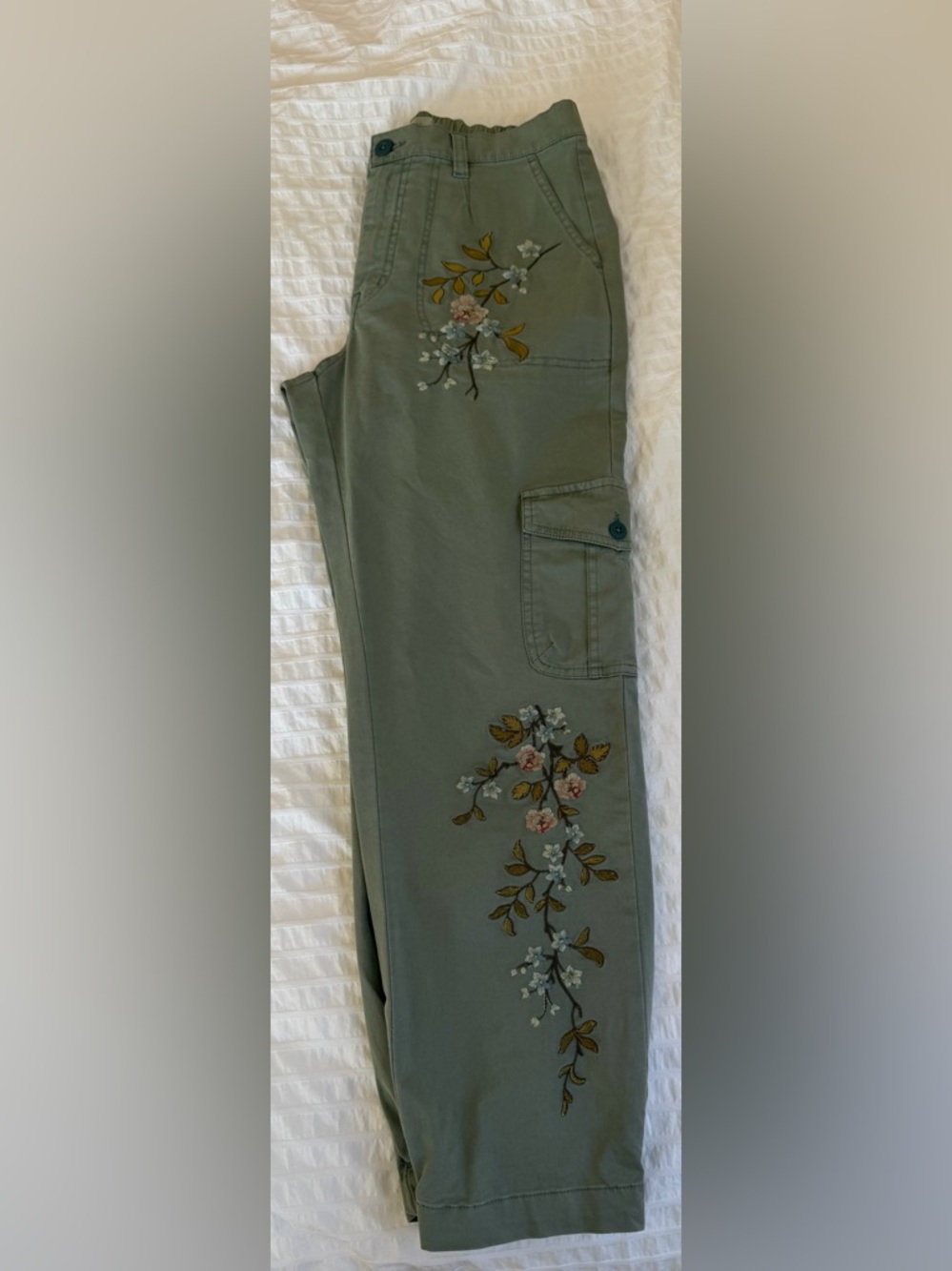 Sundance Olive Embroidered Cargo Pants. Size 6. EUC - Picture 5 of 7